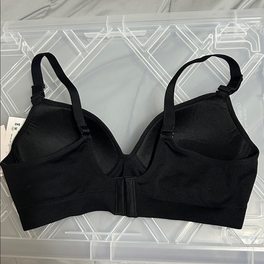 NWT Ambrielle Women's Sleek Black Bra